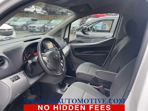 Used 2019 Nissan NV200 SV w/ Navigation Package FWD image 2