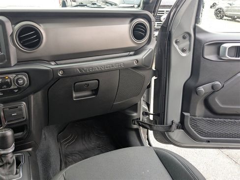 Used 2022 Jeep Wrangler Sport image 18