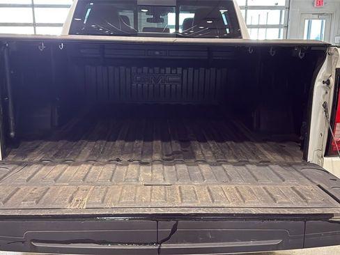 Used 2020 GMC Sierra 1500 SLT w/ SLT Premium Plus Package image 17