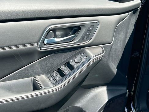 New 2026 Nissan Rogue Platinum AWD/4WD image 14