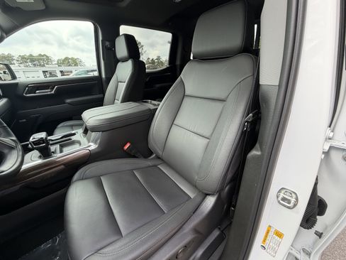 Used 2025 Chevrolet Silverado 1500 LT Trail Boss w/ LT Trail Boss Premium Package image 17