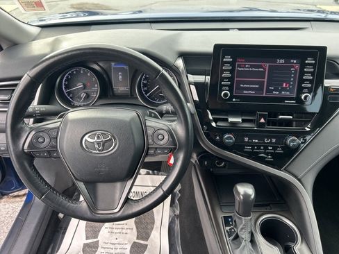 Used 2024 Toyota Camry SE image 5