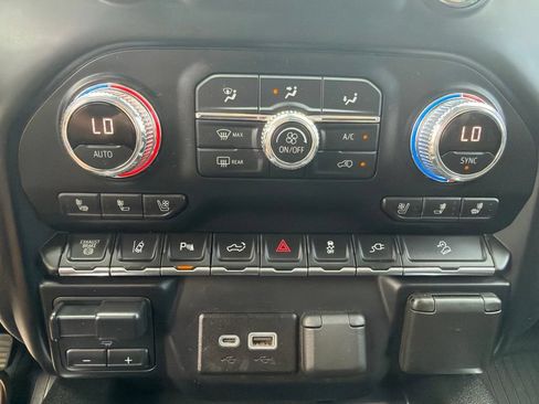 Used 2020 GMC Sierra 2500 AT4 w/ AT4 Premium Package AWD/4WD image 33