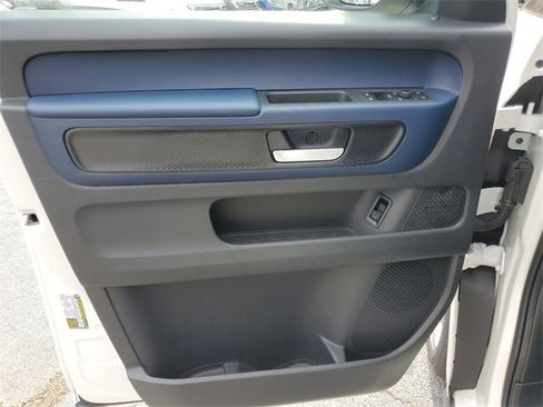 New 2025 Volkswagen ID. Buzz Pro S image 22