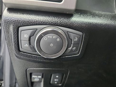 Used 2018 Ford F150 Platinum w/ Technology Package image 33