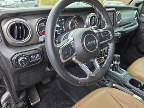 Used 2022 Jeep Gladiator Rubicon w/ LED Lighting Group image 15