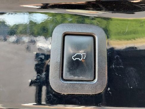 Used 2018 Toyota Highlander Limited AWD/4WD image 40