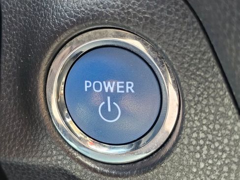 Used 2021 Toyota RAV4 XLE w/ Convenience Package image 21