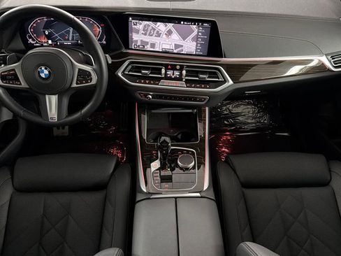 Used 2023 BMW X5 xDrive40i w/ M Sport Package image 3