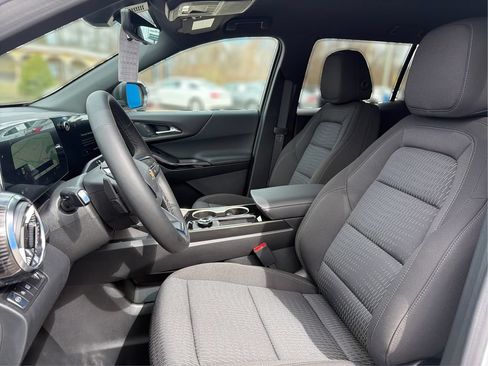 New 2026 Chevrolet Equinox LT w/ Safety and Technology Package FWD image 9