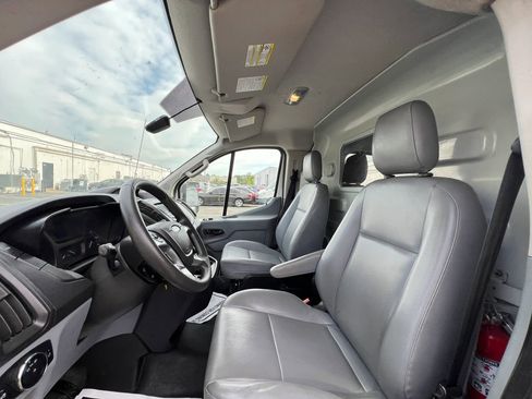 Used 2015 Ford Transit 250 130 Low Roof w/ Exterior Upgrade Package RWD image 24