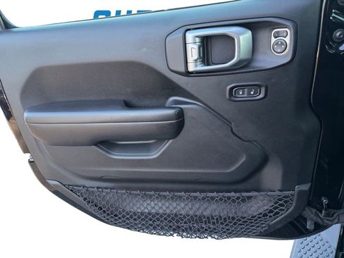 Used 2018 Jeep Wrangler Unlimited Sport S image 24