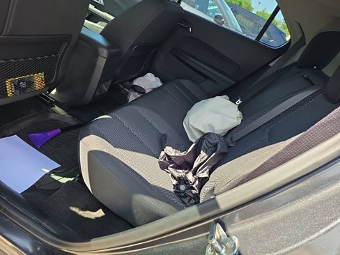 Used 2017 Chevrolet Equinox LT w/ Convenience Package AWD/4WD image 5