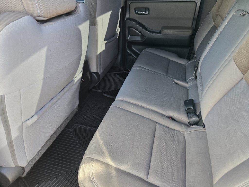 Used 2022 Nissan Frontier SV RWD image 32
