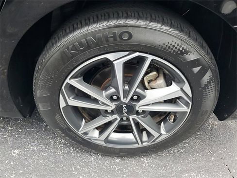 Used 2023 Kia Forte LXS w/ LXS Technology Package image 6