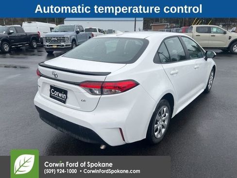 Used 2025 Toyota Corolla LE image 3