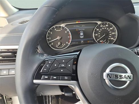 Used 2021 Nissan Altima 2.5 SV w/ SV Premium Package image 14