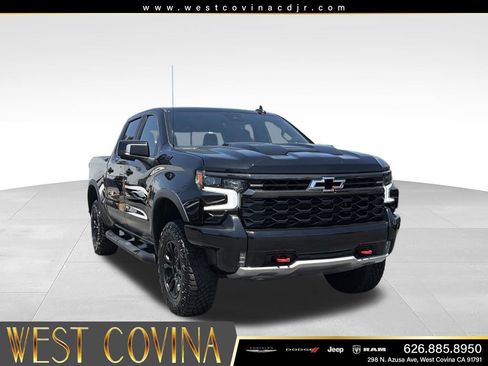 Used 2023 Chevrolet Silverado 1500 ZR2 w/ Technology Package AWD/4WD image 2