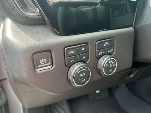 Used 2024 Chevrolet Silverado 1500 LT Trail Boss w/ Convenience Package II image 27