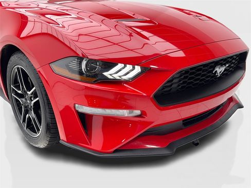 Used 2018 Ford Mustang Premium image 3