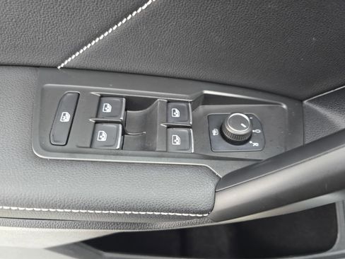 Certified 2022 Volkswagen Tiguan SE image 27