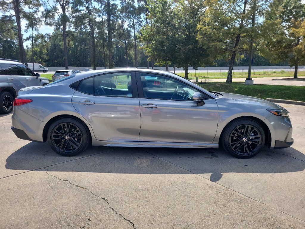 Used 2026 Toyota Camry SE w/ Convenience Package FWD image 8