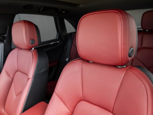 Certified 2025 Porsche Macan S image 23