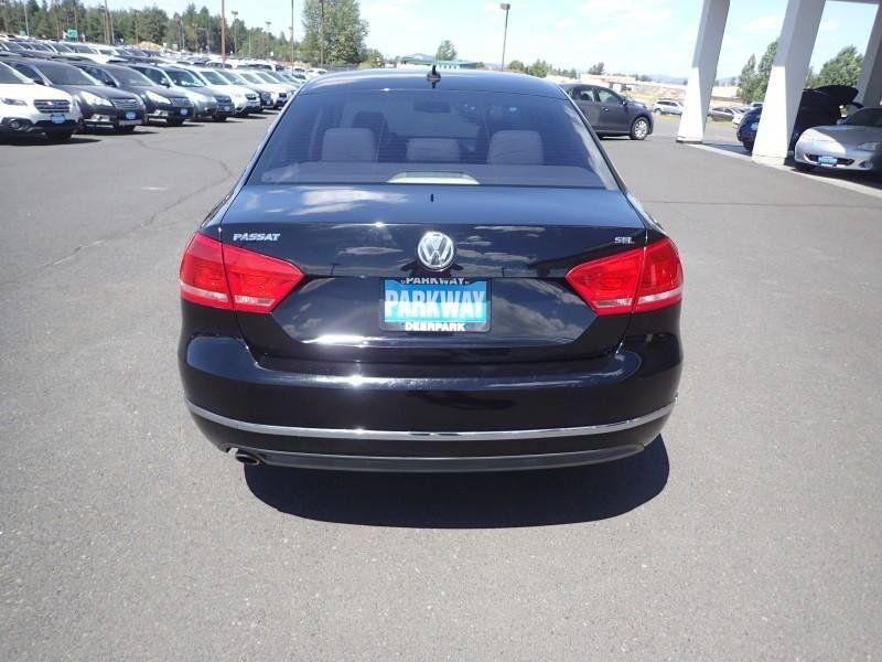 Used 2013 Volkswagen Passat 2.5 SEL Premium FWD image 4