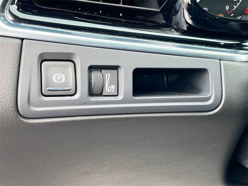 Certified 2024 Cadillac XT6 Luxury w/ LPO, Floor Liner Package image 9