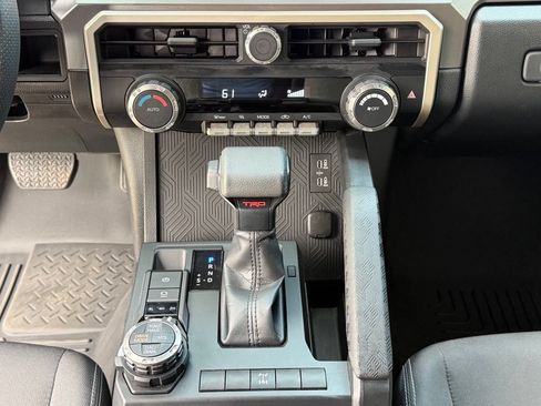 Used 2025 Toyota Tacoma TRD Off-Road AWD/4WD image 41