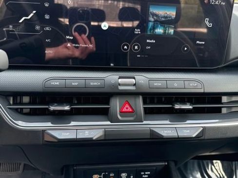 Certified 2025 Kia K4 GT-Line image 13