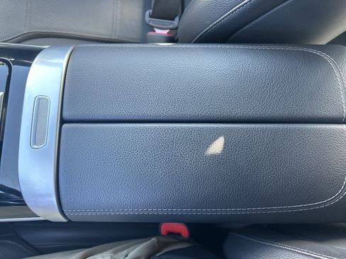 Used 2025 Mercedes-Benz C 300 4MATIC Sedan image 33