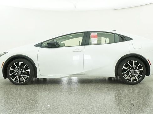 New 2026 Toyota Prius Plug-In Hybrid FWD image 19