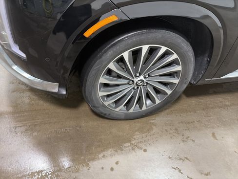 Used 2024 Hyundai Palisade Calligraphy AWD/4WD image 9
