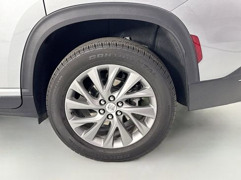 Used 2025 Buick Enclave Preferred image 33