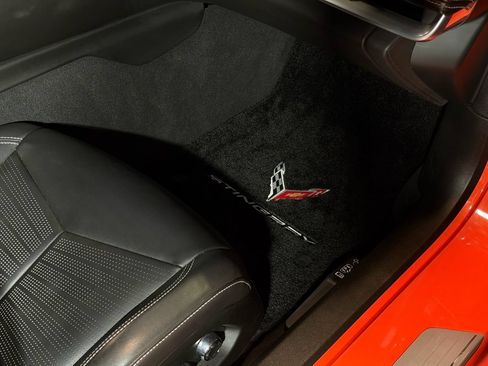 Used 2021 Chevrolet Corvette Stingray Premium Cpe w/ Z51 Performance Package RWD image 18
