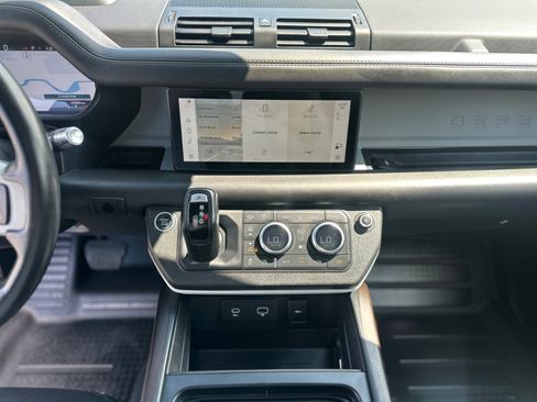 Used 2021 Land Rover Defender 110 X-Dynamic HSE AWD/4WD image 27