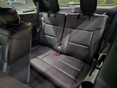 Used 2025 Ford Explorer ST-Line w/ ST-Line Street Pack image 30