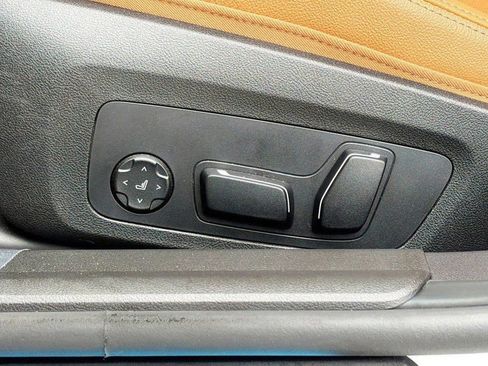 New 2025 BMW 330i Sedan w/ Convenience Package RWD image 25
