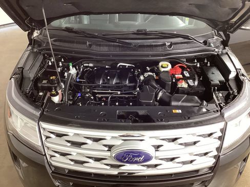 Used 2019 Ford Explorer XLT w/ Equipment Group 202A AWD/4WD image 25