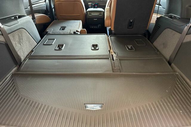New 2026 Cadillac Escalade Luxury w/ Touring Package AWD/4WD image 17