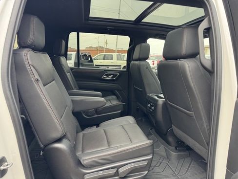Used 2024 Chevrolet Suburban High Country image 38