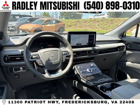 Used 2021 Lincoln Nautilus Reserve w/ Equipment Group 201A FWD image 14