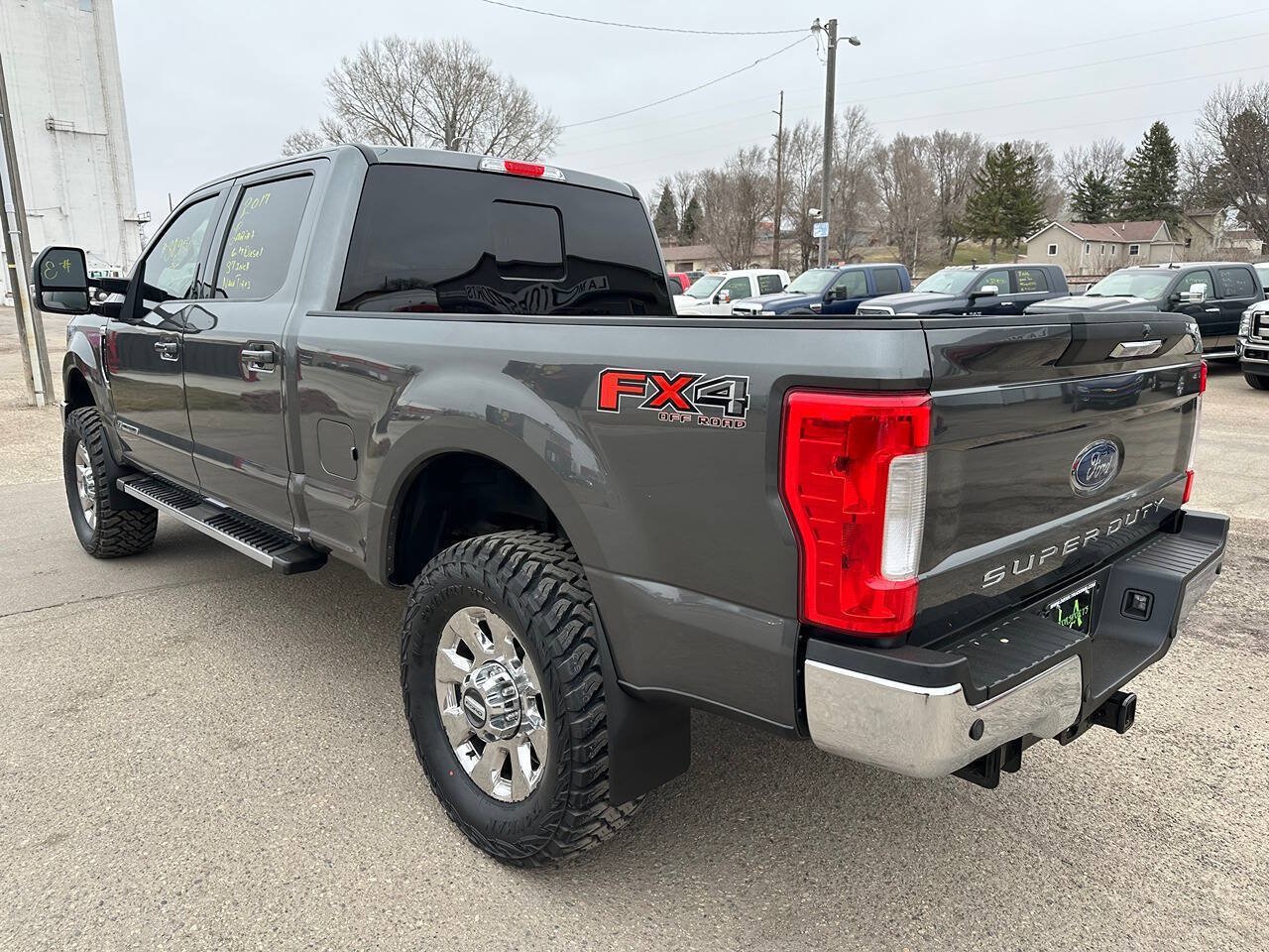 Used 2017 Ford F250 Lariat w/ FX4 Off-Road Package AWD/4WD image 3