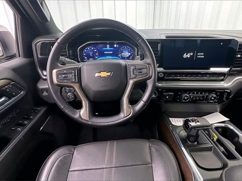 Used 2023 Chevrolet Silverado 1500 High Country w/ High Country Premium Package image 5