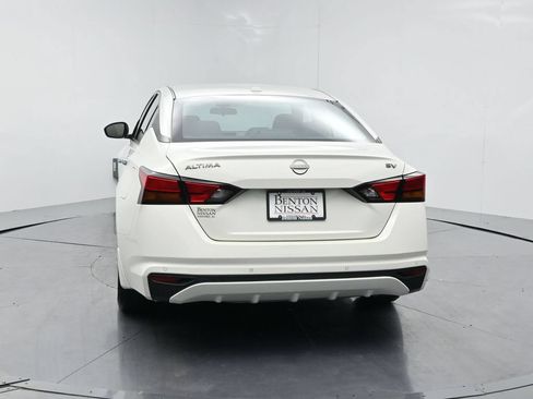 Used 2024 Nissan Altima 2.5 SV FWD image 19