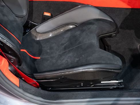 Certified 2025 Ferrari 12Cilindri RWD image 42
