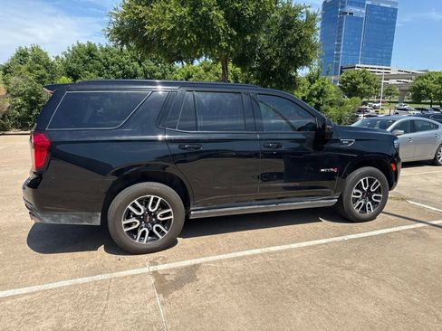 Used 2024 GMC Yukon AT4 w/ AT4 Premium Plus Package AWD/4WD image 3