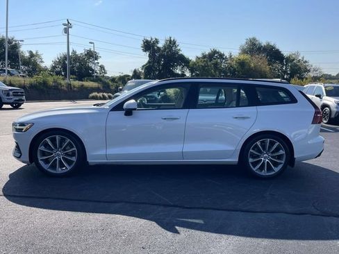 Used 2020 Volvo V60 T5 Momentum w/ Protection Package Premier FWD image 4