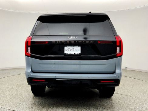 Used 2025 Ford Expedition Tremor AWD/4WD image 6